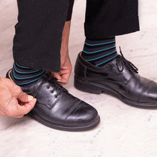 Load image into Gallery viewer, Heelium Bamboo Stripe Quarter Socks - 2 Pairs