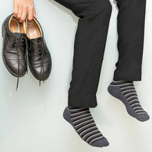 Load image into Gallery viewer, Heelium Bamboo Stripe Quarter Socks - 2 Pairs
