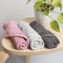 Load image into Gallery viewer, Heelium Bamboo Face Towels - Set of 3